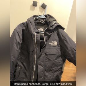 Men’s parka north face. Size L. Great condition. Only worn a couple times.